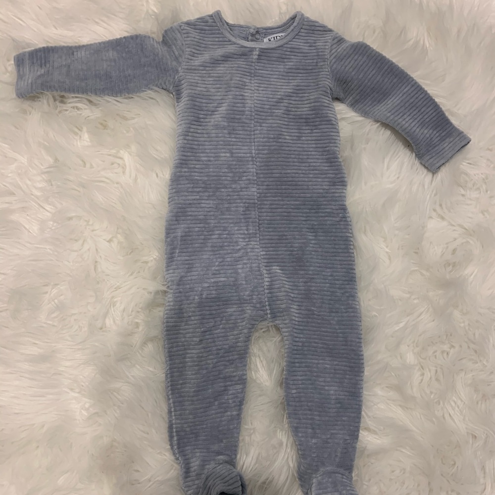 Baby rompers/layette 9m